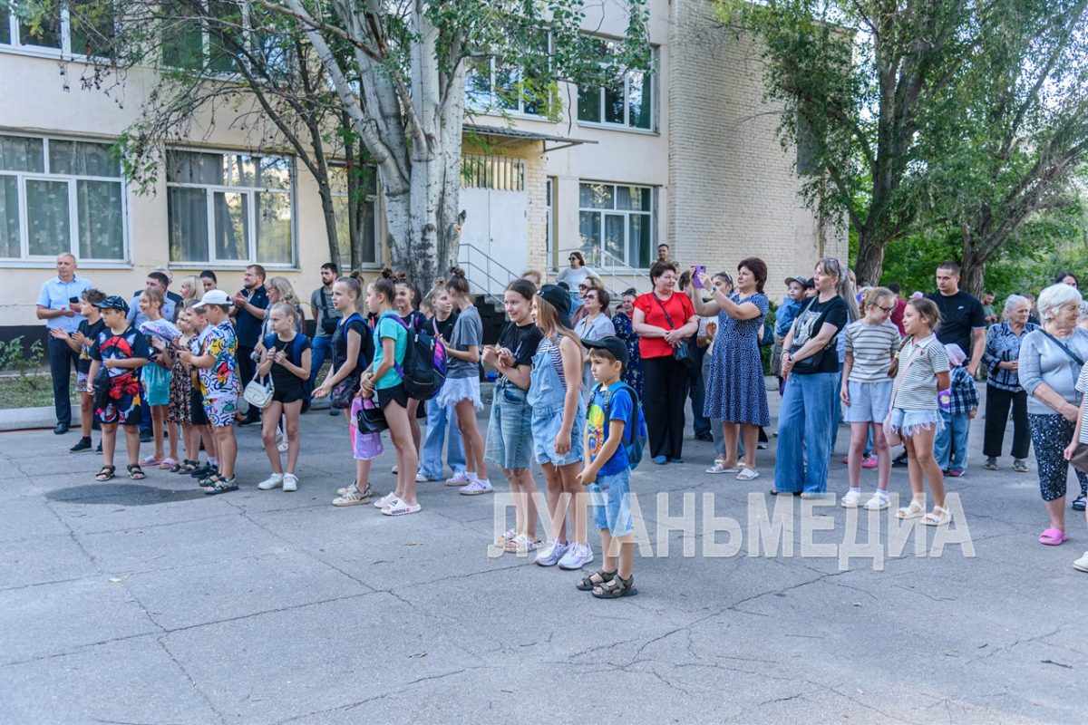 В Луганске состоялся праздник двора в квартале Ленинского комсомола