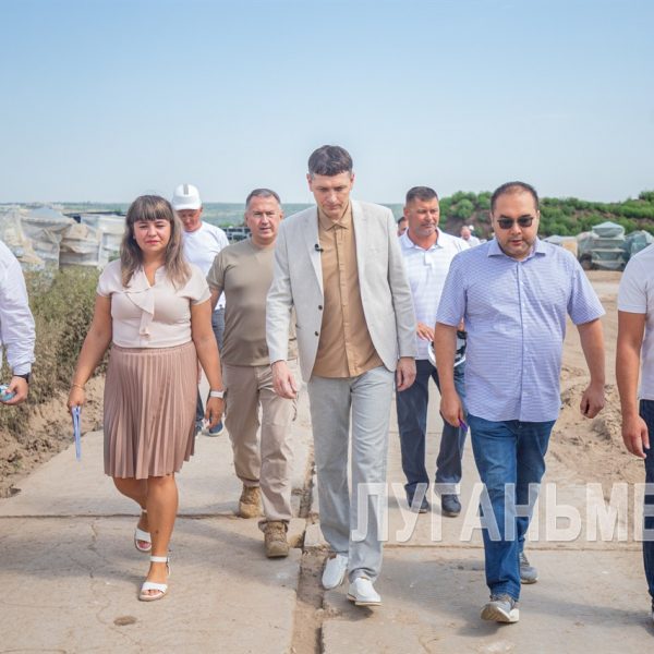Алексей Самойлов ознакомился с ходом строительства трех жилищных комплексов в столице ЛНР