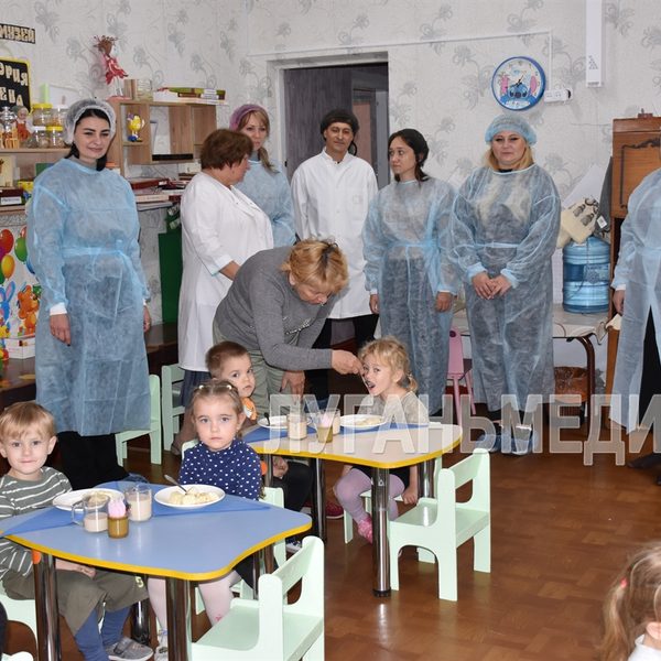 В Краснолучском детском саду прошел родительский контроль питания