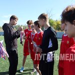 В Свердловске прошел традиционный ежегодный футбольный турнир «Кожаный мяч»