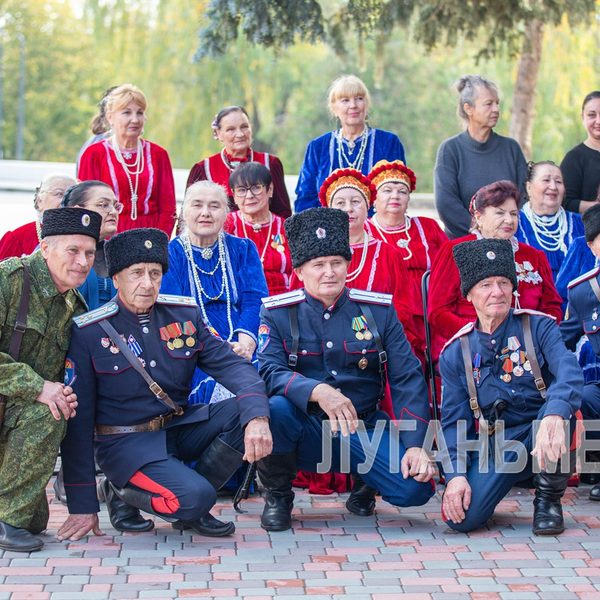 В Станице Луганской отпраздновали День казачества ЛНР