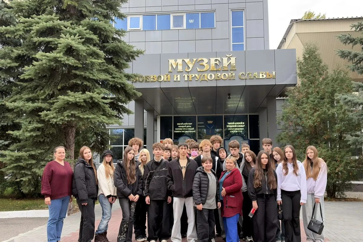 Дети Краснолучского округа побывали в «Орленке»