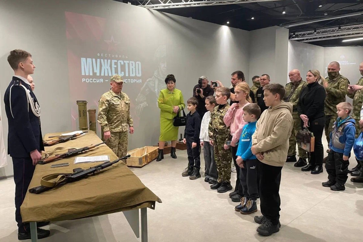 Более 6 тысяч россиян посетили выставку Знание.Герои в Луганске